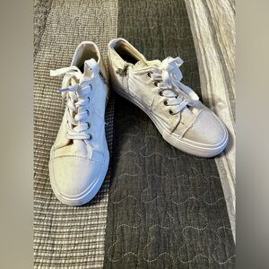 Jenn Ardor White Sporty Sneakers with hidden heal